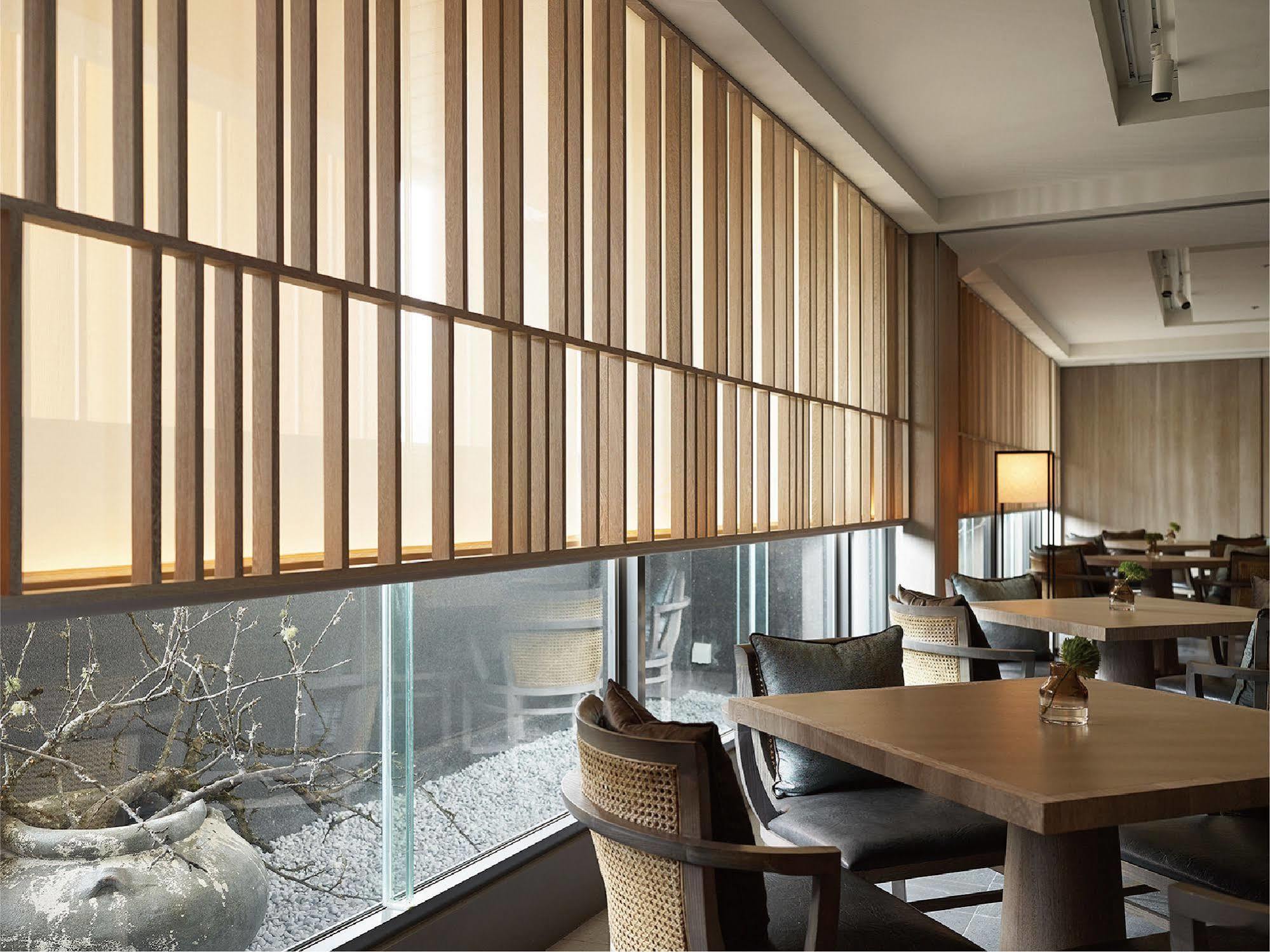 ホテル ウェルスプリング バイ シルクス 礁渓郷 エクステリア 写真 The Lounge at the Hong Kong International Financial Centre